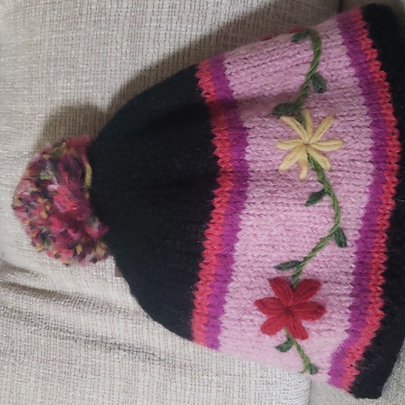 Ku San Multicolor Beanie - Picture 4 of 10